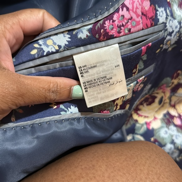 Men’s Floral Blazer - Picture 5 of 5